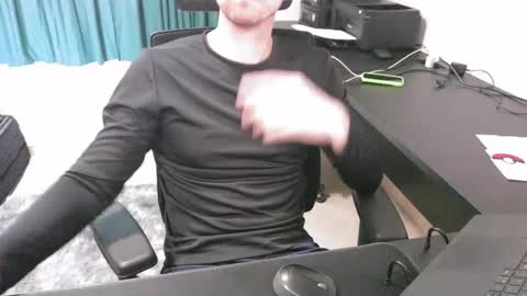 Snapshot of krocr_iras chatting on 11/20/25, 01:22 Lucas Edu online show from 11/20/25, 01:22