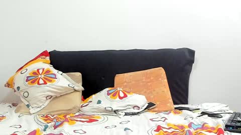 Snapshot of krodelo1 chatting on 12/12/24, 05:20 Zoe  Andrew online show from 12/12/24, 05:20