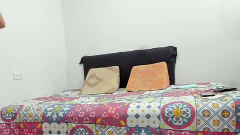 Snapshot of krodelo1 chatting on 02/09/25, 02:38 Zoe  Andrew online show from 02/09/25, 02:38