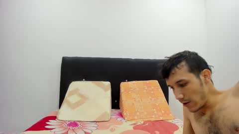 Snapshot of krodelo1 chatting on 10/14/25, 12:55 Zoe  Andrew online show from 10/14/25, 12:55