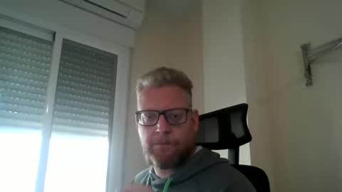 kroezel1985 online show from 11/03/25, 10:05