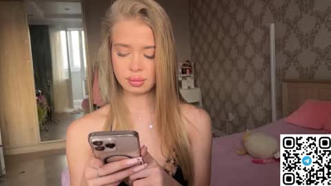 Snapshot of krohka111 chatting on 03/17/26, 03:04 kroshka meow online show from 03/17/26, 03:04