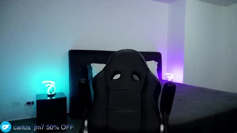 Snapshot of krops_ chatting on 12/23/24, 08:11 KROPS online show from 12/23/24, 08:11