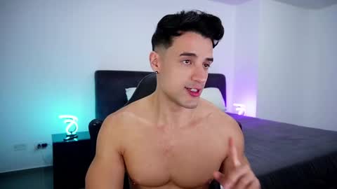 Snapshot of krops_ chatting on 03/09/25, 08:51 KROPS online show from 03/09/25, 08:51