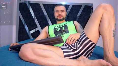 Snapshot of kroy_wood chatting on 10/15/25, 11:54 Kroy Wood online show from 10/15/25, 11:54