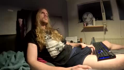 Krullz online show from 12/16/25, 10:26