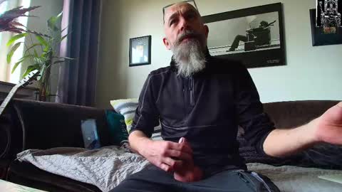 Snapshot of krummersaebel chatting on 02/25/25, 01:28 krummersaebel online show from 02/25/25, 01:28