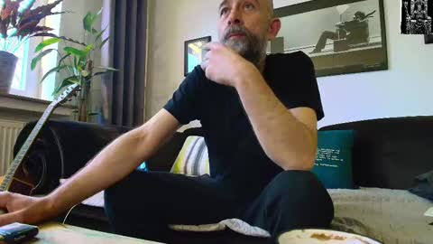 Snapshot of krummersaebel chatting on 02/25/25, 04:31 krummersaebel online show from 02/25/25, 04:31