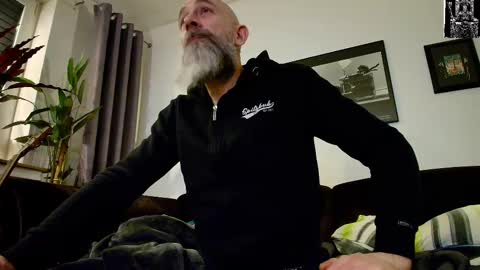 Snapshot of krummersaebel chatting on 03/08/25, 12:33 krummersaebel online show from 03/08/25, 12:33