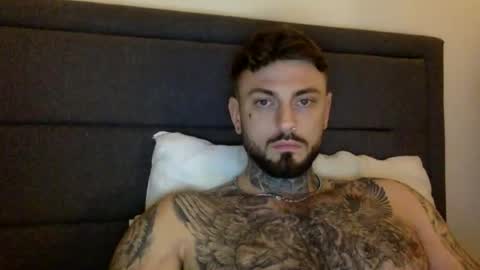 Snapshot of krxt13 chatting on 11/10/25, 08:30 krxt13 online show from 11/10/25, 08:30