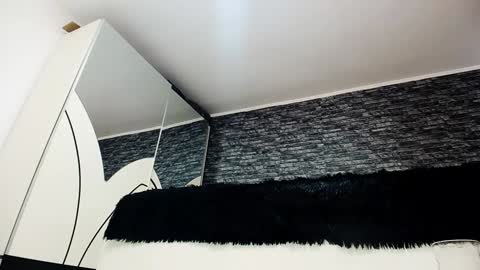 Snapshot of krystal_desire chatting on 12/22/24, 12:38 krystal desire online show from 12/22/24, 12:38