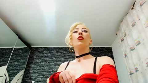 Snapshot of krystal_desire chatting on 01/03/25, 07:07 krystal desire online show from 01/03/25, 07:07