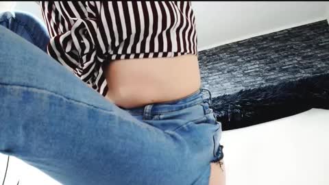 Snapshot of krystal_desire chatting on 02/02/25, 07:14 krystal desire online show from 02/02/25, 07:14