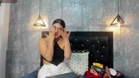 Kystal Taylor online show from 10/10/25, 11:53