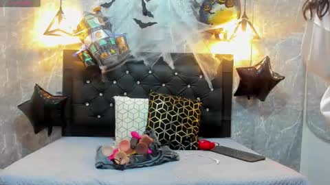 Kystal Taylor online show from 10/18/25, 12:17