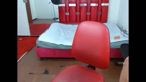 KRYSTAL THOMSON online show from 10/08/25, 03:09