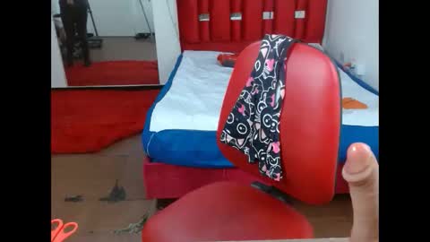 KRYSTAL THOMSON online show from 11/03/25, 03:46