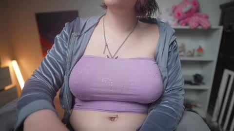 Snapshot of krystalsyxx chatting on 02/23/25, 07:28 Krystal Syx online show from 02/23/25, 07:28