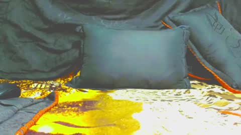 Snapshot of krystarxxx chatting on 04/16/26, 09:26 kryxtal online show from 04/16/26, 09:26