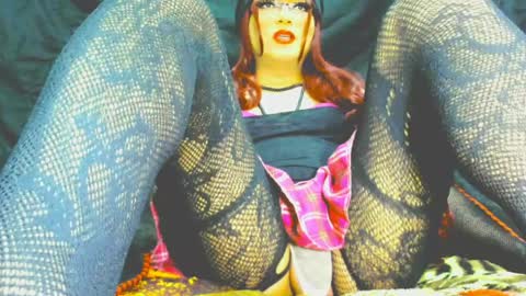 Snapshot of krystarxxx chatting on 04/16/26, 10:12 kryxtal online show from 04/16/26, 10:12