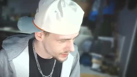 Snapshot of krytiar1992 chatting on 02/28/26, 11:44 krytiar1992 online show from 02/28/26, 11:44