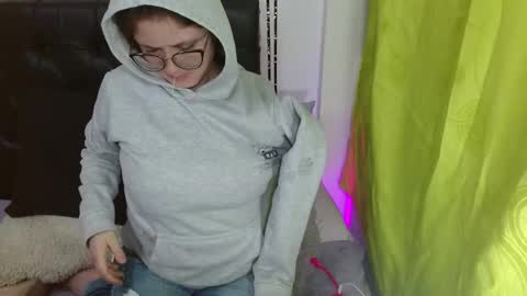 kryystaladams online show from 10/13/25, 09:42