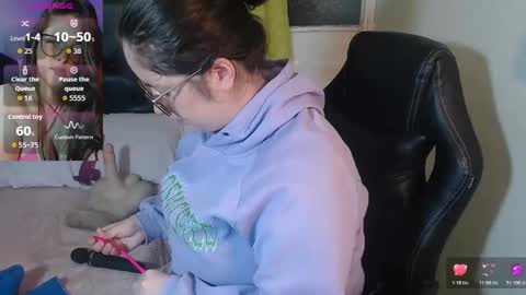 Snapshot of kryystaladams chatting on 04/14/26, 08:31 kryystaladams online show from 04/14/26, 08:31