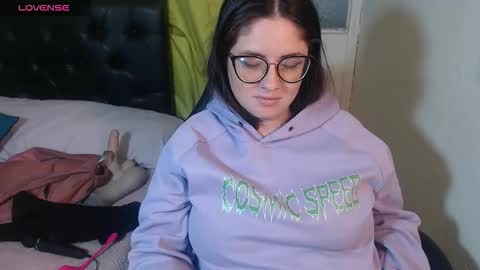 Snapshot of kryystaladams chatting on 04/14/26, 09:21 kryystaladams online show from 04/14/26, 09:21