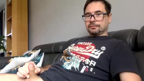 Snapshot of krzysztof1977 chatting on 12/21/25, 11:06 krzysztof1977 online show from 12/21/25, 11:06