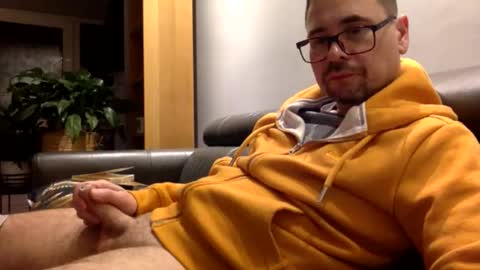 Snapshot of krzysztof1977 chatting on 01/12/26, 10:15 krzysztof1977 online show from 01/12/26, 10:15