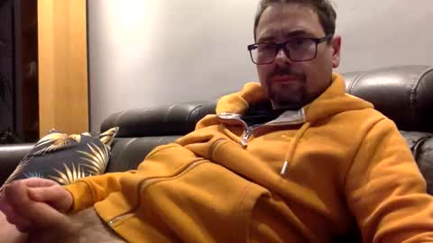 Snapshot of krzysztof1977 chatting on 03/13/26, 08:04 krzysztof1977 online show from 03/13/26, 08:04