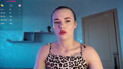 Snapshot of kseni_a chatting on 07/13/26, 06:27 Ksenia online show from 07/13/26, 06:27