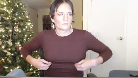 Snapshot of ktrichards77 chatting on 11/20/25, 03:07 Cait online show from 11/20/25, 03:07