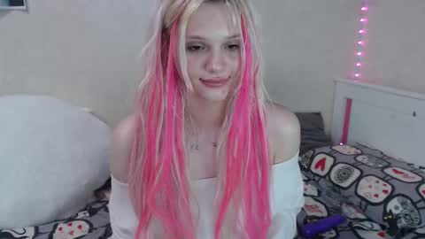 Emilia online show from 02/17/25, 02:09