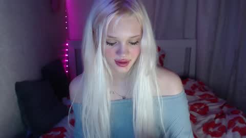 Emilia online show from 02/26/25, 11:26