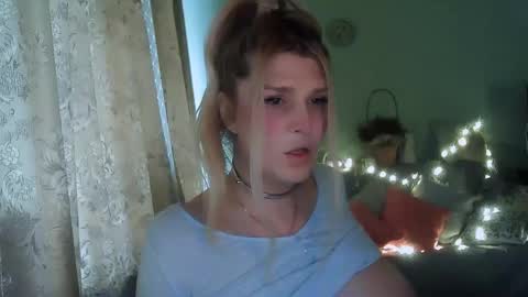 Snapshot of kudesnizza chatting on 02/15/25, 10:33 Annika MTF ts post -op online show from 02/15/25, 10:33