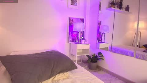 Snapshot of kumiren_ chatting on 04/25/26, 11:35 Sofia online show from 04/25/26, 11:35