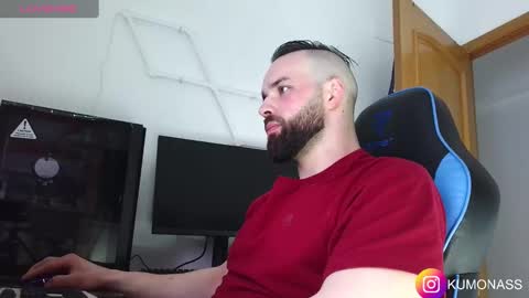 Snapshot of kumonass chatting on 03/10/25, 08:15 kumonass online show from 03/10/25, 08:15