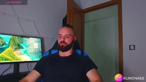 Snapshot of kumonass chatting on 10/15/25, 06:30 kumonass online show from 10/15/25, 06:30