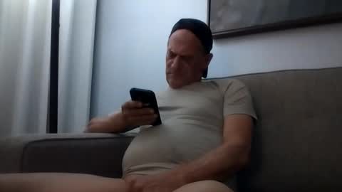 Snapshot of kumoncam01 chatting on 02/21/26, 08:37 kumoncam01 online show from 02/21/26, 08:37