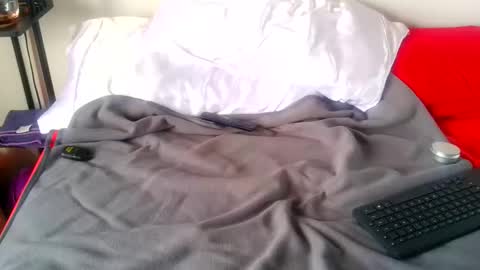 Snapshot of kung_furious chatting on 04/20/26, 10:11 Ohm. online show from 04/20/26, 10:11