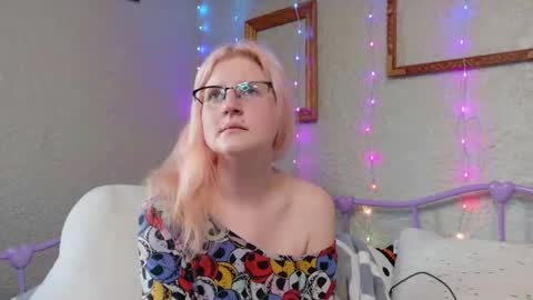 Snapshot of kunzitegoddess chatting on 03/24/26, 12:10 Samantha online show from 03/24/26, 12:10