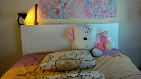 Snapshot of kuraii_ chatting on 12/14/24, 03:18 Anna online show from 12/14/24, 03:18