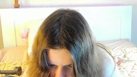 Snapshot of kuraii_ chatting on 01/25/25, 03:51 Anna online show from 01/25/25, 03:51