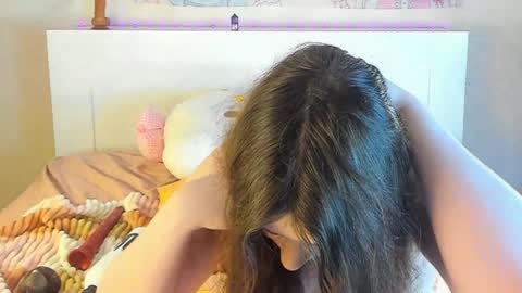 Snapshot of kuraii_ chatting on 02/01/25, 03:19 Anna online show from 02/01/25, 03:19