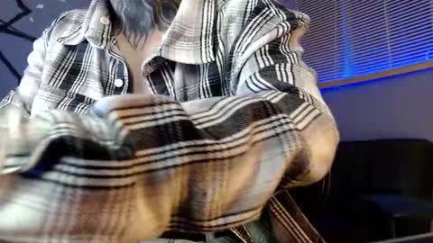 kuregari_xs online show from 10/09/25, 05:05