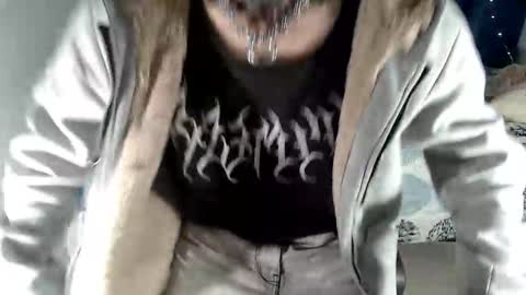 kuregari_xs online show from 12/15/25, 01:43