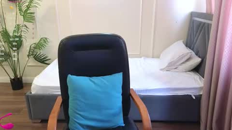 Snapshot of kuro_ren chatting on 03/23/26, 03:43 Ren online show from 03/23/26, 03:43