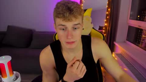 kurt_hanssen online show from 10/31/25, 07:37