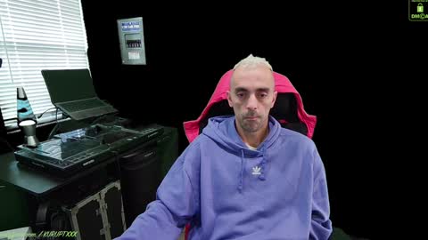 Snapshot of kuruptxxx chatting on 01/04/25, 08:16 kuruptxxx online show from 01/04/25, 08:16